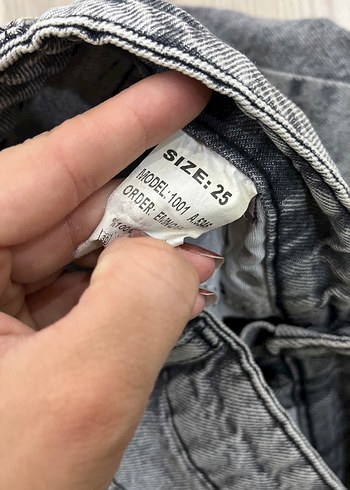 Gri Yırtık ve Yırtmaçlı Kadın Jean - Görsel 4