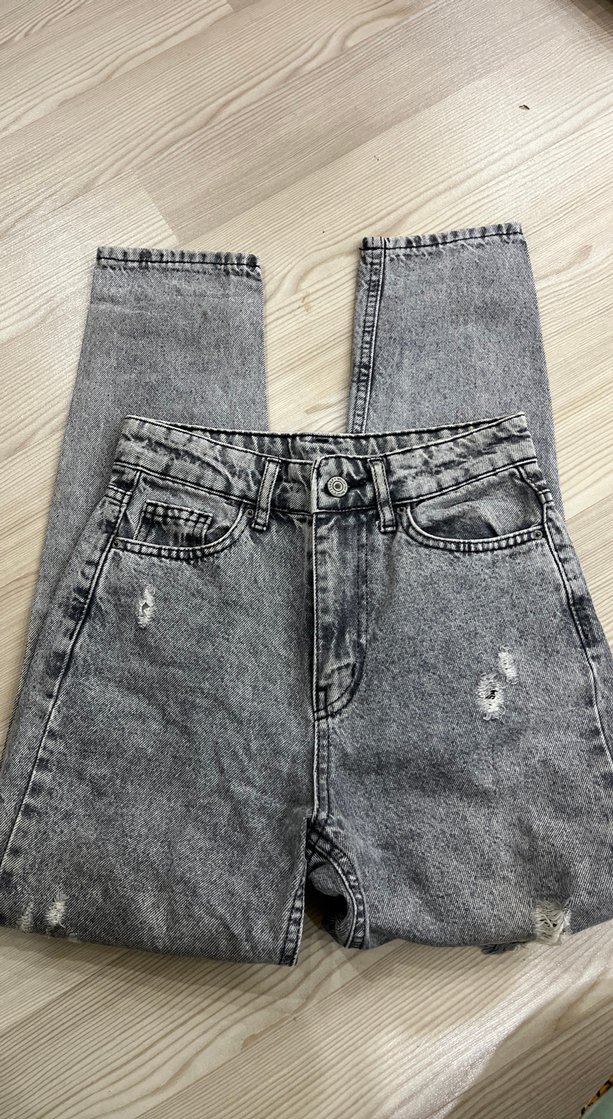 Gri Yırtık ve Yırtmaçlı Kadın Jean - Görsel 3