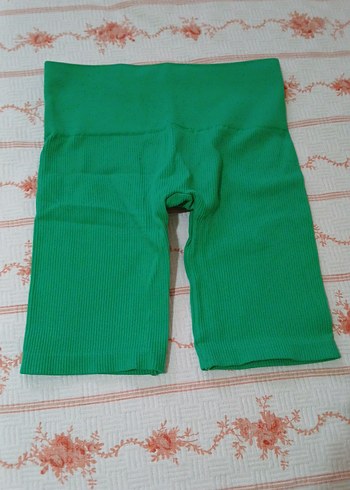 Yeşil Kısa Pilili Spor Tayt - Görsel 2