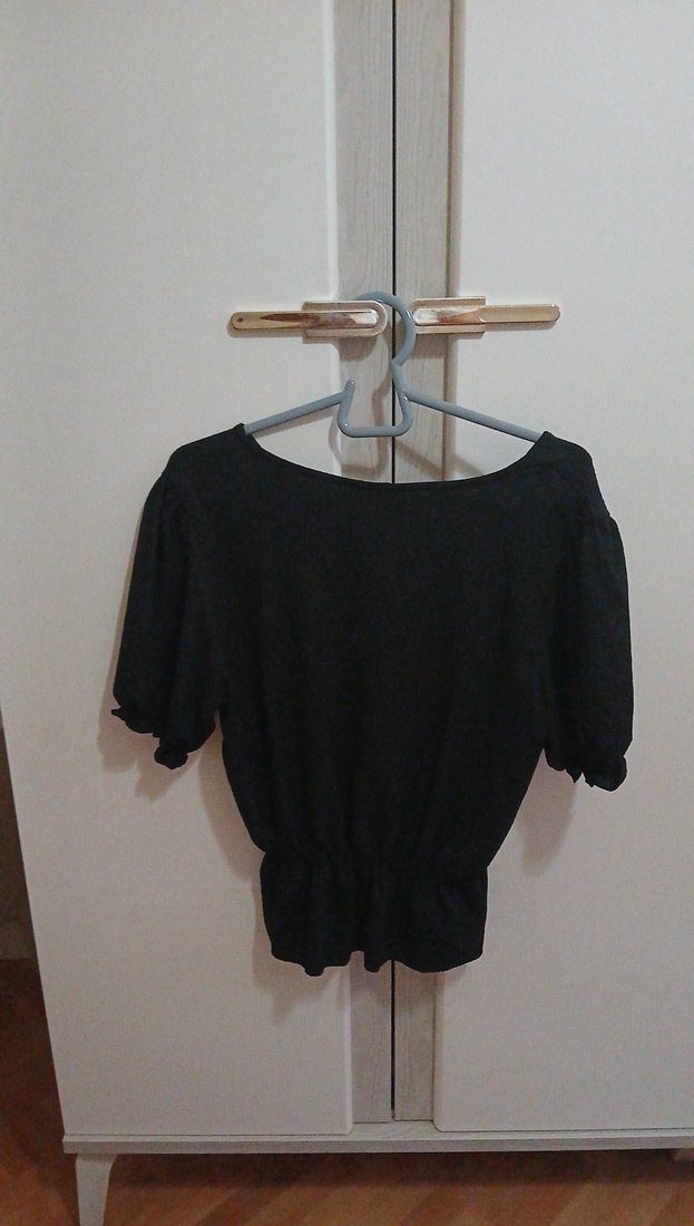 Siyah Keten Kısa Kollu Bluz - Görsel 2