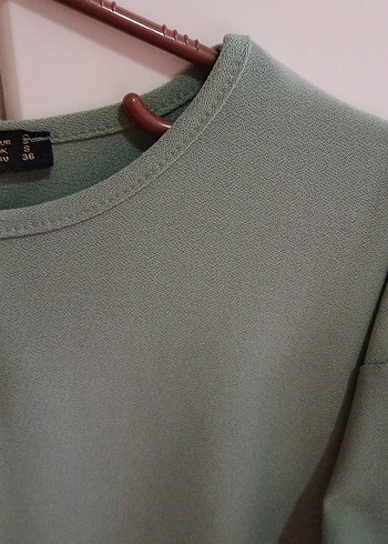 Yeşil Kısa Kollu Pilili Keten Bluz - Görsel 3