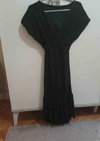 Siyah Pilili Uzun Elbise