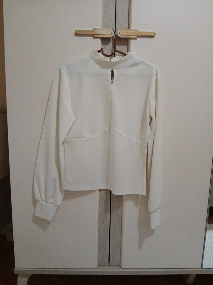 Beyaz Transparan Uzun Kollu Kadın Bluz - Görsel 3