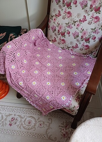 El örgüsü motifli pembe battaniye 