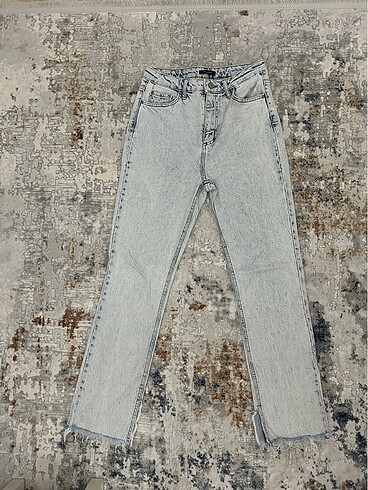 Trendyol & Milla Yırtmaçlı yüksek bel flare jeans