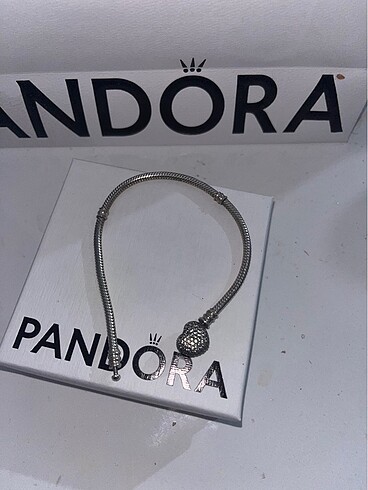 Pandora moments pave kalp bileklik
