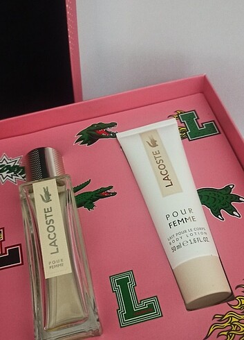 Lacoste - Pour Femme parfüm+vücut losyon set