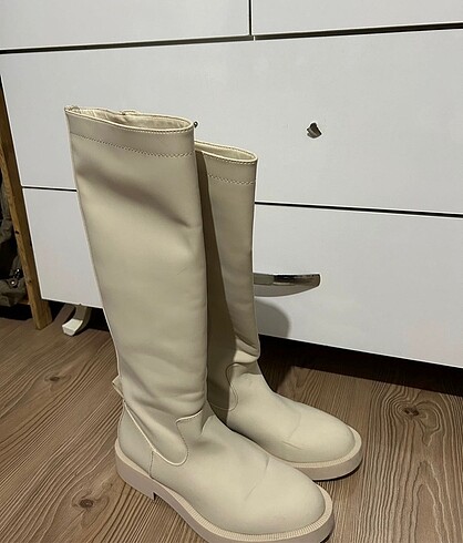 38 Beden ten rengi Renk Zara çizme