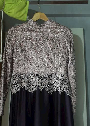 44 Beden Uzun Kollu Dantel Detaylı Mor Abiye Elbise