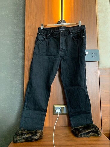 Peluş detaylı straight jean pantolon