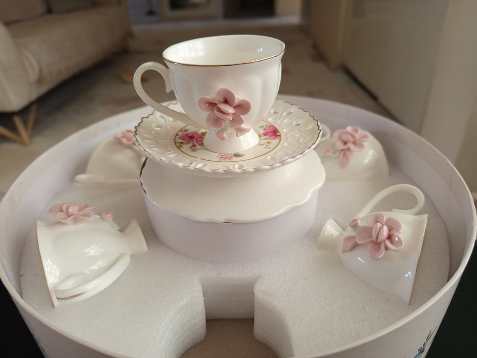 Pastel Beyaz Çiçekli Porselen Fincan Takımı - Görsel 2