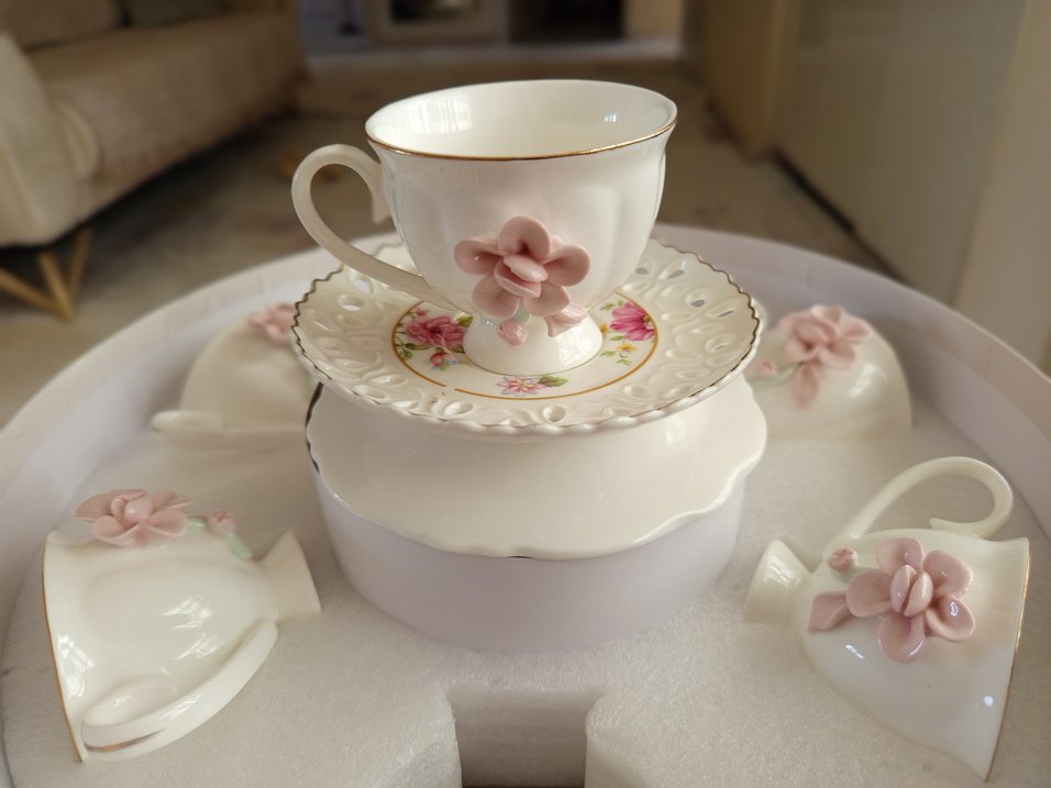 Pastel Beyaz Çiçekli Porselen Fincan Takımı - Görsel 3