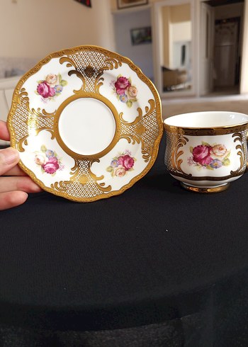 Altın ve Çiçek Desenli Porselen Fincan Takımı - Görsel 2