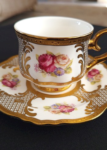 Altın ve Çiçek Desenli Porselen Fincan Takımı - Görsel 3