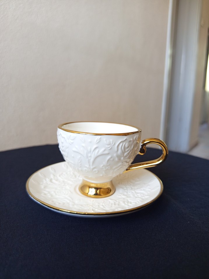 Kabartmalı Desenli Beyaz Porselen Fincan Takımı - Görsel 2