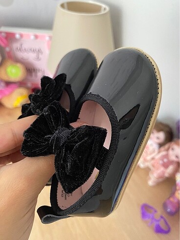 17 Beden H&M kız bebek rugan ayakkabı