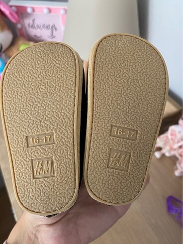 17 Beden siyah Renk H&M kız bebek rugan ayakkabı