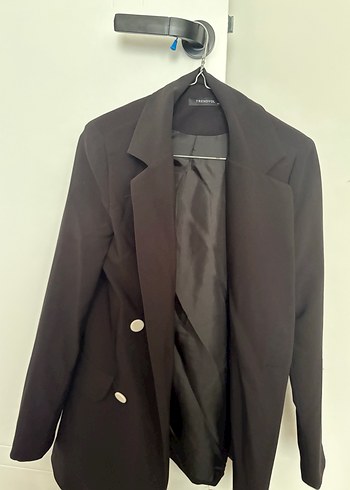 Siyah Düğmeli Kadın Blazer Ceket
