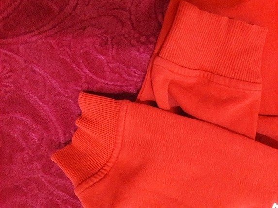 kapşonlu sweatshirt