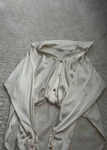 Düğmeli Beyaz Saten Gömlek - Görsel 4