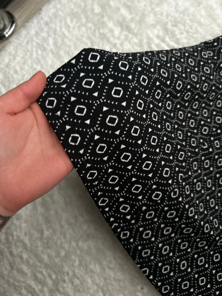 Desenli Siyah Triko Mini Elbise - Görsel 4