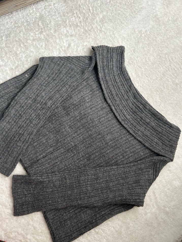 Gri Kadın Triko Kayık Yaka Kazak - Görsel 3