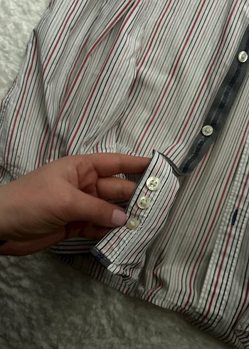 Düğmeli Çizgili Gri Erkek Gömlek - Görsel 4
