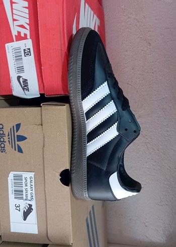 38 Beden Adidas Siyah Beyaz Spor Ayakkabı Velcro