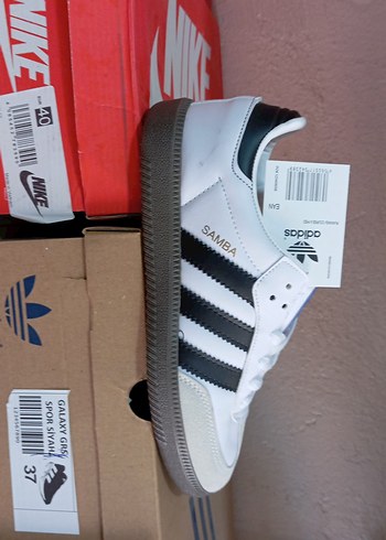 Adidas Kadın Beyaz Siyah Spor Ayakkabı