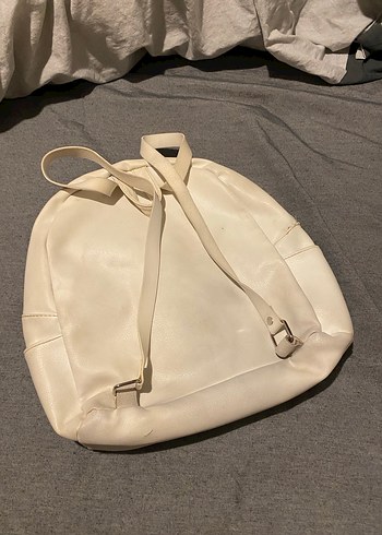 Kadın Beyaz Deri Fermuarlı Sırt Çantası - Görsel 2