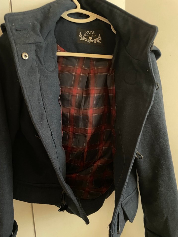 Düğmeli Mavi Kısa Kadın Kaban - Görsel 3