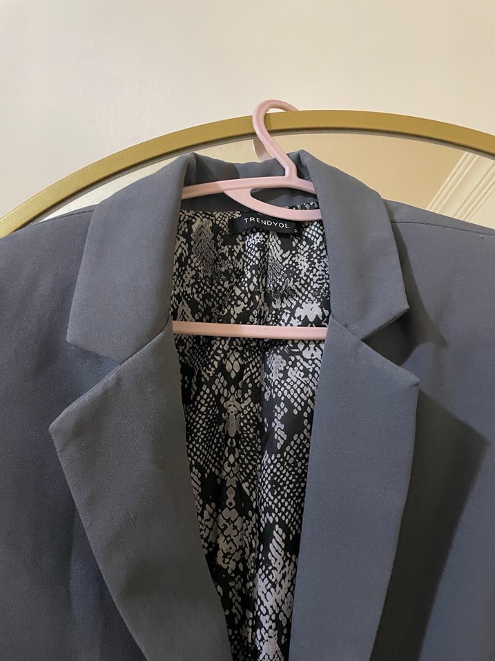 Gri Desenli Kadın Ceket - Görsel 3