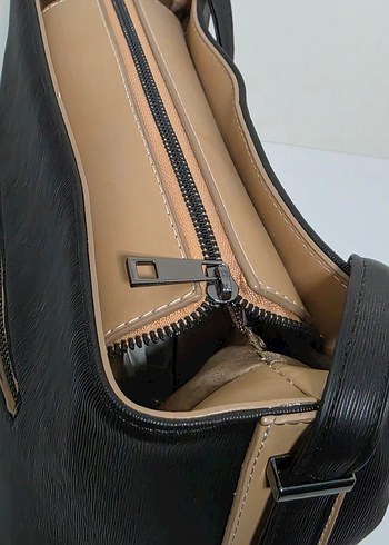 Siyah Deri Fermuarlı Kadın Çanta - Görsel 4