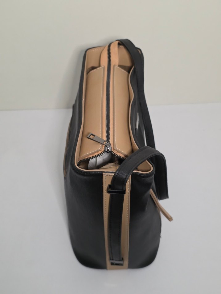 Siyah Deri Fermuarlı Kadın Çanta - Görsel 3