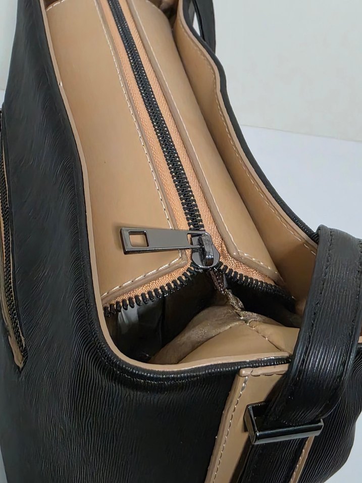 Siyah Deri Fermuarlı Kadın Çanta - Görsel 4
