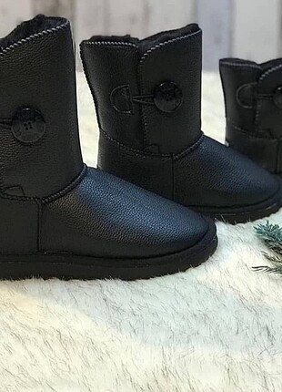 UGG bott