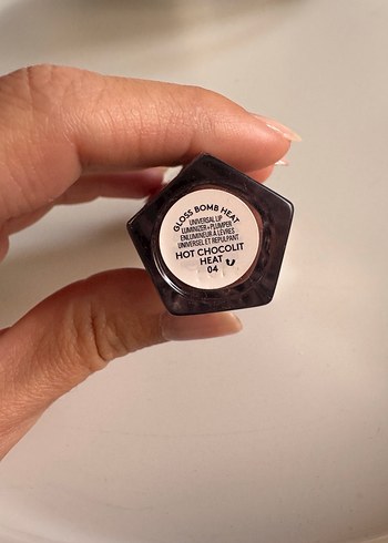 Fenty Heat Lip Gloss - Görsel 2