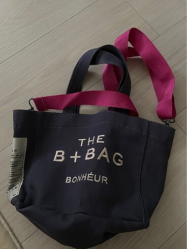 Tote bag