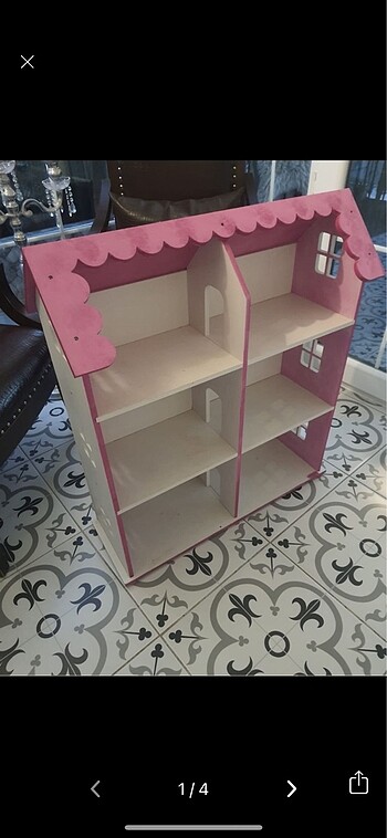 Barbie evi kitaplık