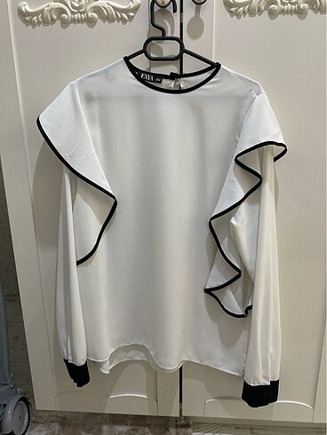 Beyaz gömlek faya butik 40-42 beden