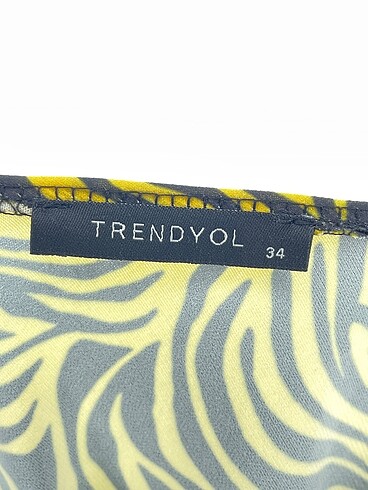 34 Beden çeşitli Renk Trendyol & Milla Kısa Elbise %70 İndirimli.