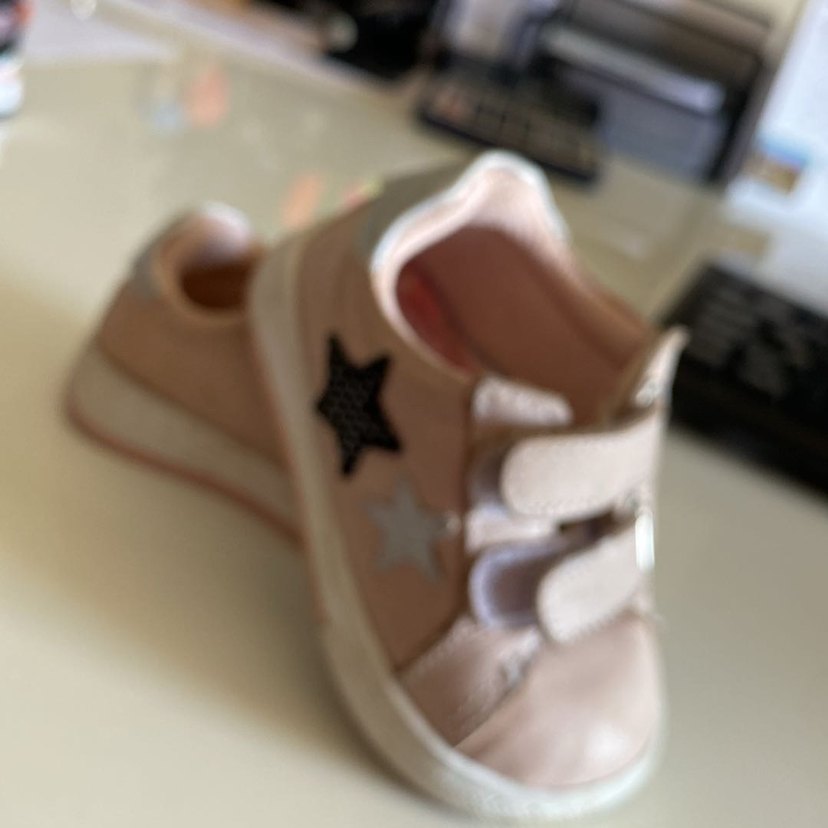 Kız Çocuk Parlak Pembe Cırt Cırtlı Spor Ayakkabı - Görsel 3