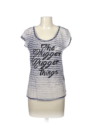 Koton T-shirt %70 İndirimli.