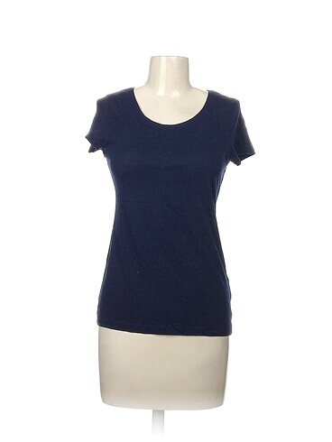 Diğer T-shirt %70 İndirimli.