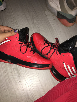 Adidas basketbol ayakkabısı