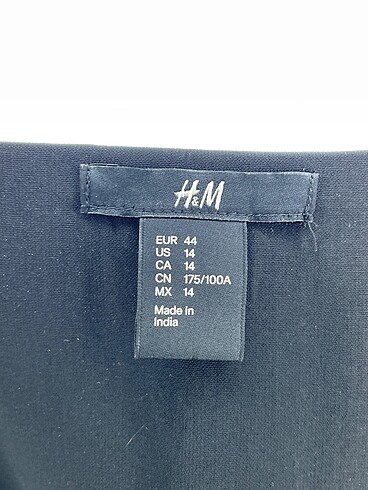 44 Beden siyah Renk H&M Günlük Elbise %70 İndirimli.