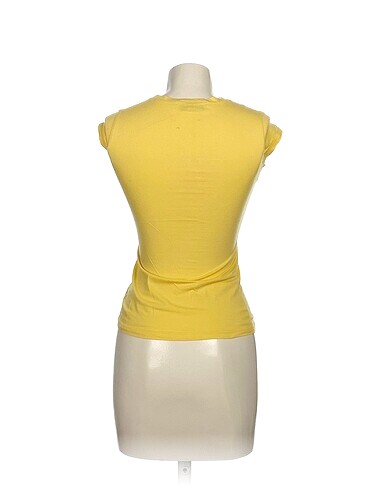 xs Beden Diğer T-shirt %70 İndirimli.