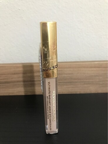 Revolution Revolution pro concealer