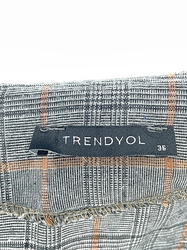 36 Beden çeşitli Renk Trendyol & Milla Gömlek %70 İndirimli.