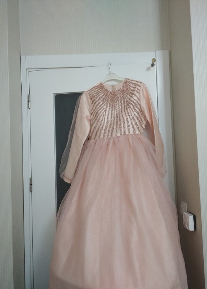 Somon renginde abiye ,taşlı tüllü - Görsel 3